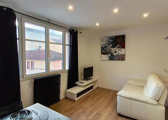 Foucault - - Au Coeur De Lägenhet *