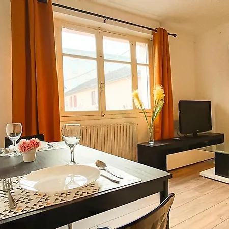 Foucault - - Au Coeur De Apartamento *