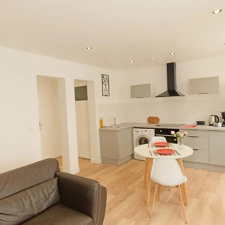 Foucault - - Au Coeur De Λούρδη