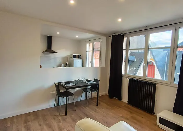 アパート Foucault - - Au Coeur De *