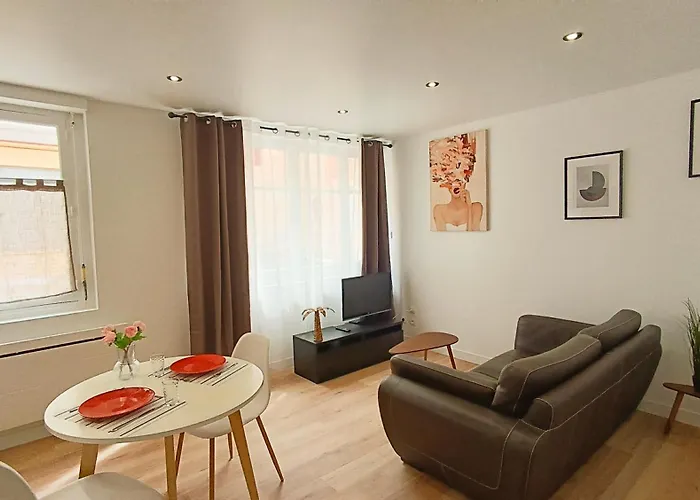 Foucault - - Au Coeur De ルルド